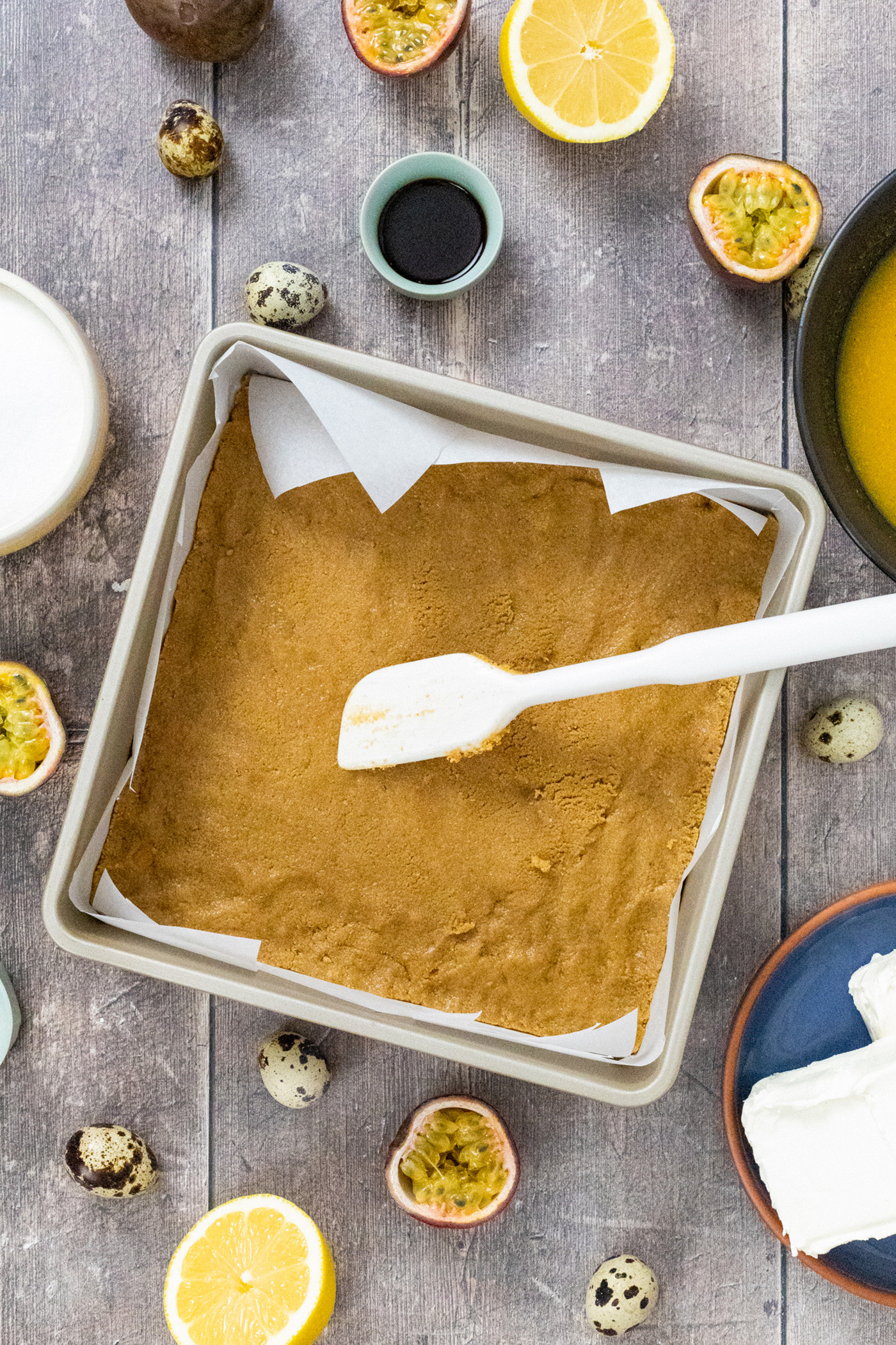 Cheesecake-crust-in-pan