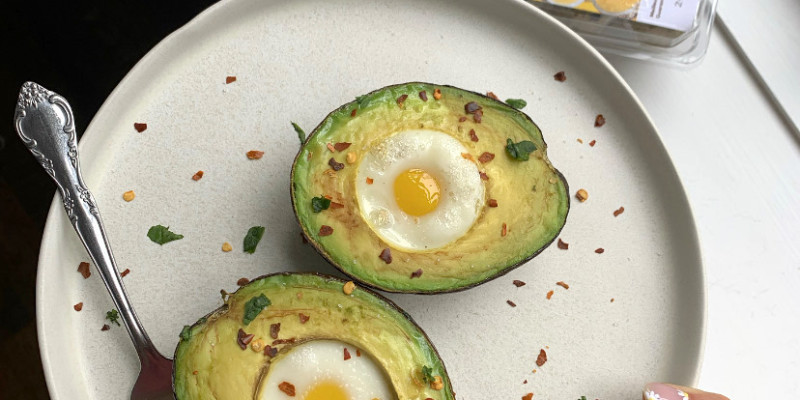 Baked Avocado Quail Eggs